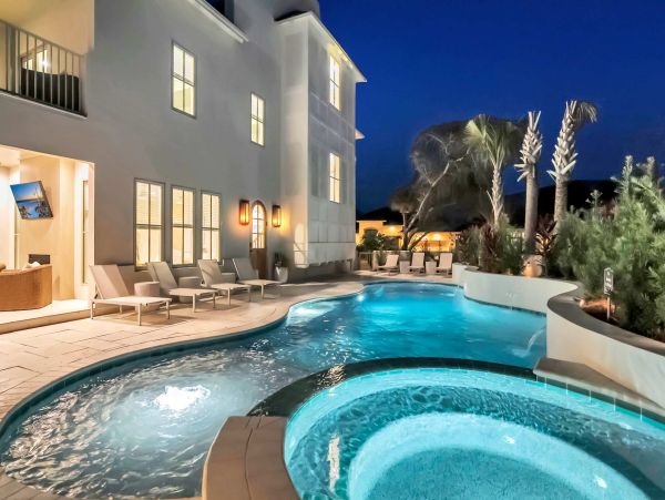 Luxurious Destin Vacation Rental with Private Pool - 7 king Bedrooms
