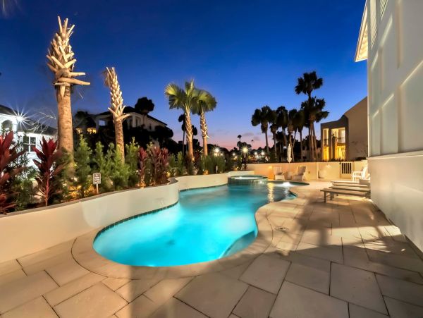 Luxurious Destin Vacation Rental with Private Pool - 7 king Bedrooms