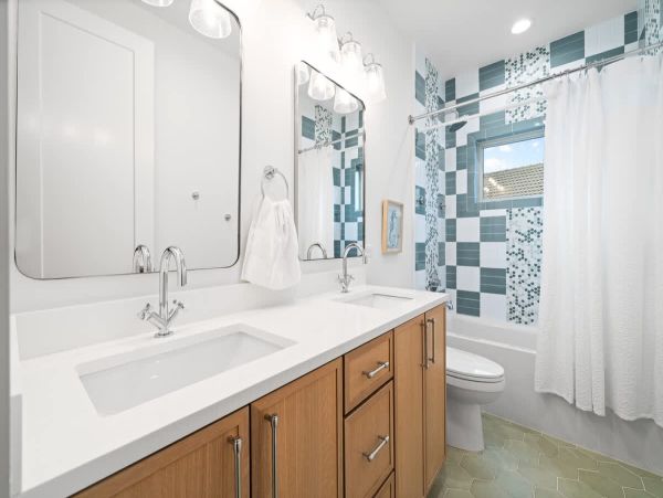 Luxurious Destin Vacation Rental with Private Pool - 7 king Bedrooms