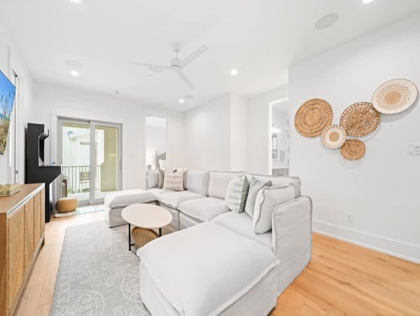 Luxurious Destin Vacation Rental with Private Pool - 7 king Bedrooms