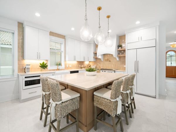 Luxurious Destin Vacation Rental with Private Pool - 7 king Bedrooms