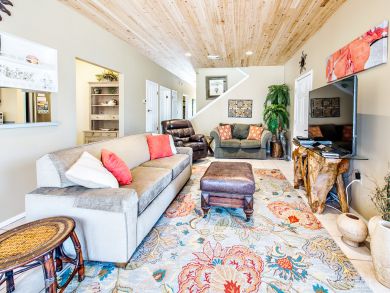 3 Bedroom Home Just Steps to White Sandy Beach Private Pool