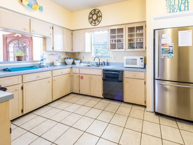 3 Bedroom Home Just Steps to White Sandy Beach Private Pool