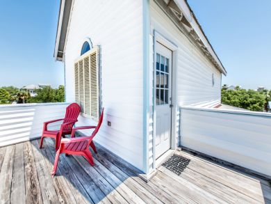 3 Bedroom Home Just Steps to White Sandy Beach Private Pool