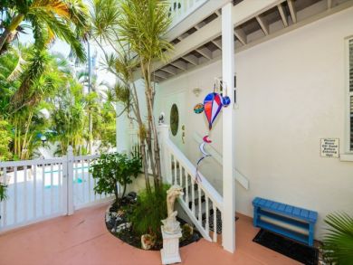 Siesta Key Vacation Condo Sleeps Six Guests