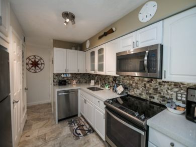 Siesta Key Vacation Condo Sleeps Six Guests
