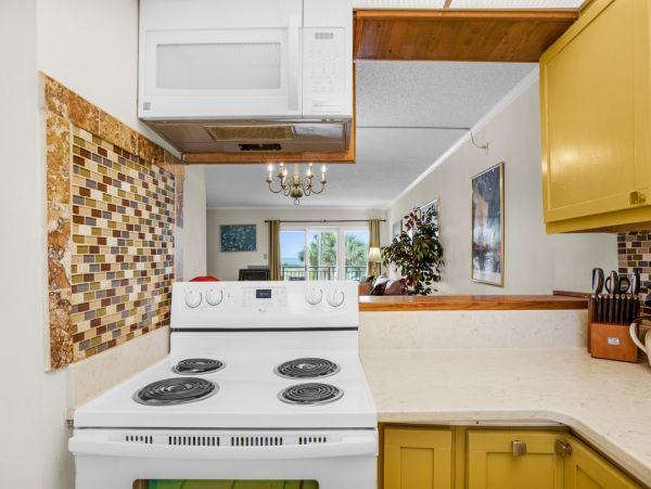 Beachfront Bliss on Okaloosa Island - 2 Bedroom Condo Sleeps 6