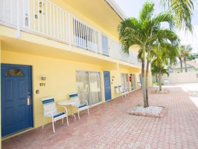 Siesta Key Value Rental Steps to Beach and Village