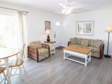 Siesta Key Value Rental Steps to Beach and Village