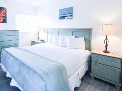 Siesta Key Value Rental Steps to Beach and Village