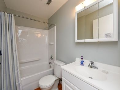 Siesta Key 2 Bedroom Vacation Rental Sleeps 6 Walk to Beach