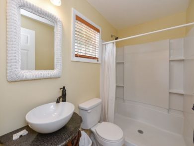 Siesta Key 2 Bedroom Vacation Rental Sleeps 6 Walk to Beach