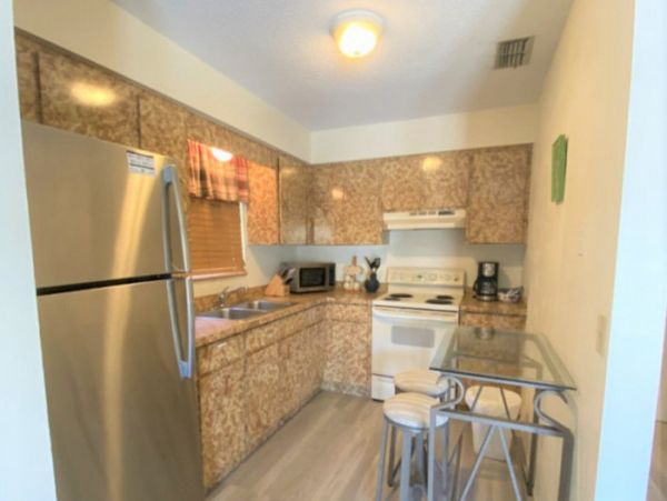 Beach Vacation Home In Siesta Key Six Guests Walk To Beach