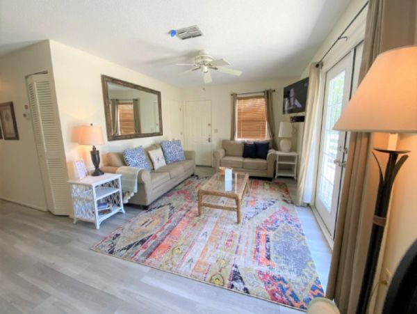 Beach Vacation Home In Siesta Key Six Guests Walk To Beach