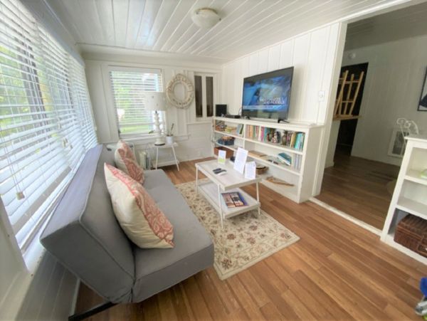 Siesta Key Value Beach Cottage Directly Across from Beach