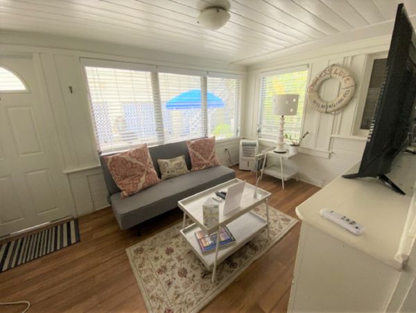 Siesta Key Value Beach Cottage Directly Across from Beach