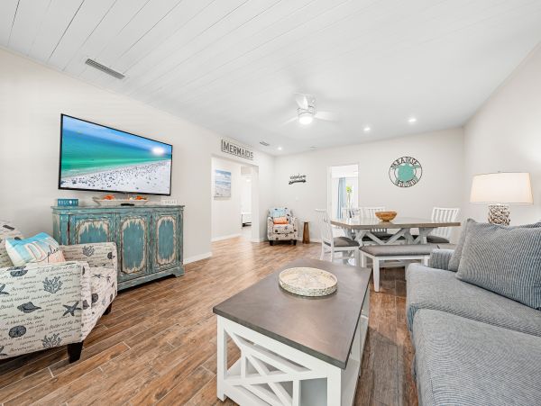 Charming Coastal Casita - Steps from Siesta Key's Top-Rated Beach