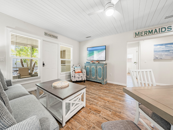 Charming Coastal Casita - Steps from Siesta Key's Top-Rated Beach