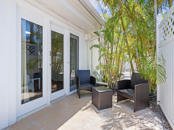 Charming Coastal Casita - Steps from Siesta Key's Top-Rated Beach