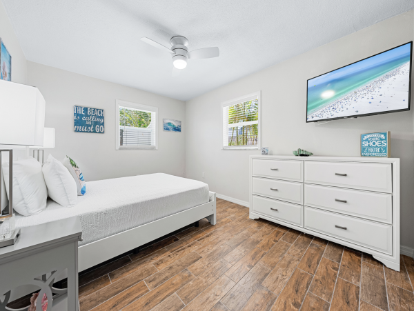 Charming Coastal Casita - Steps from Siesta Key's Top-Rated Beach