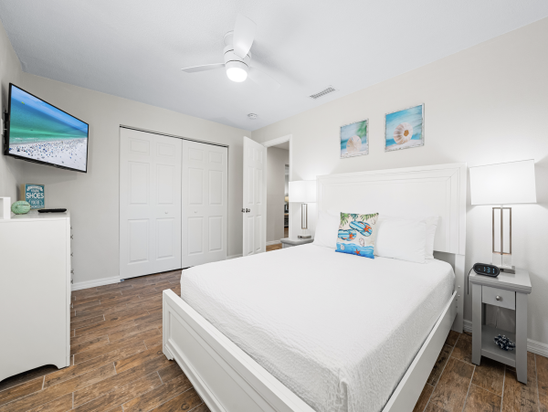 Charming Coastal Casita - Steps from Siesta Key's Top-Rated Beach