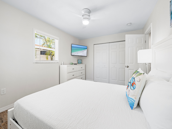 Charming Coastal Casita - Steps from Siesta Key's Top-Rated Beach