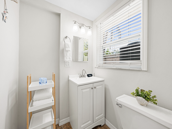 Charming Coastal Casita - Steps from Siesta Key's Top-Rated Beach