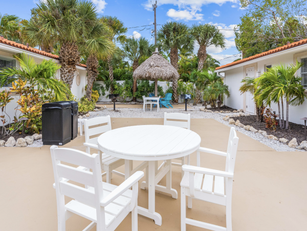 Charming Coastal Casita - Steps from Siesta Key's Top-Rated Beach