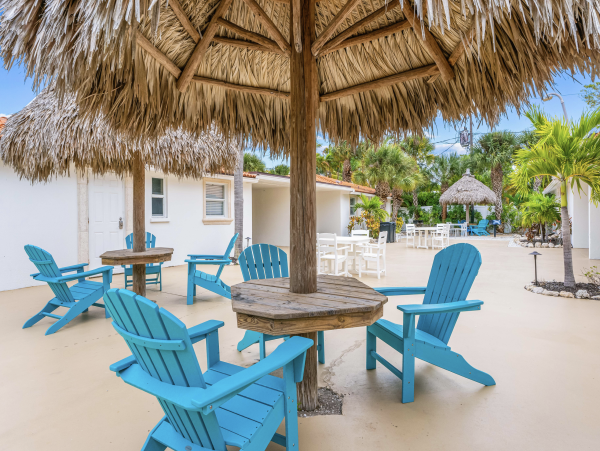 2 Bedroom Siesta Key Casita Stunning NEW ARRIVAL Walk to Village