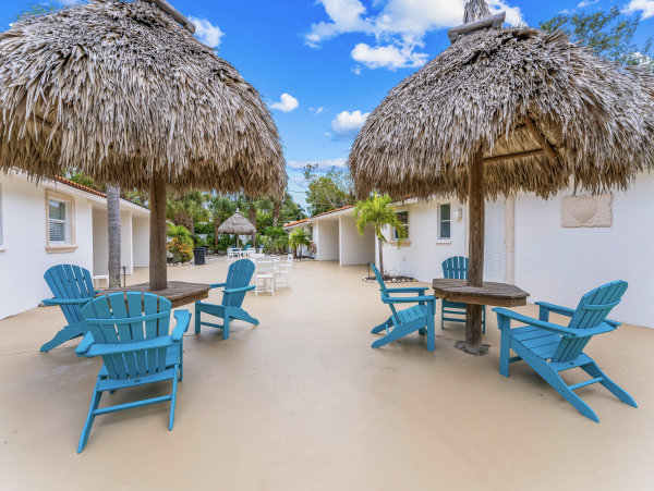 2 Bedroom Siesta Key Casita Stunning NEW ARRIVAL Walk to Village