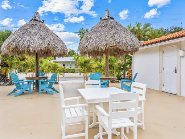 2 Bedroom Siesta Key Casita Stunning NEW ARRIVAL Walk to Village