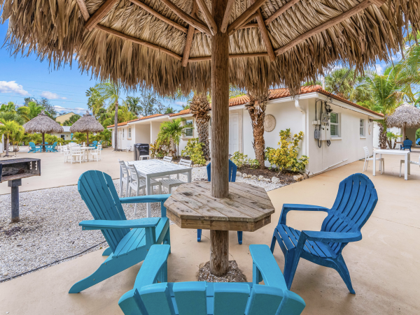 2 Bedroom Siesta Key Casita Stunning NEW ARRIVAL Walk to Village
