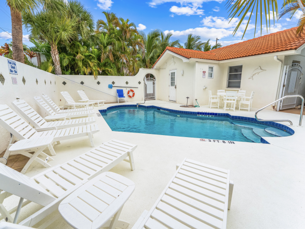 2 Bedroom Siesta Key Casita Stunning NEW ARRIVAL Walk to Village