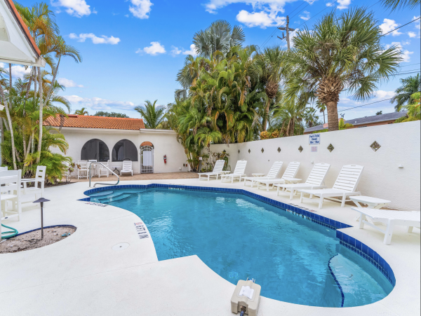 2 Bedroom Siesta Key Casita Stunning NEW ARRIVAL Walk to Village