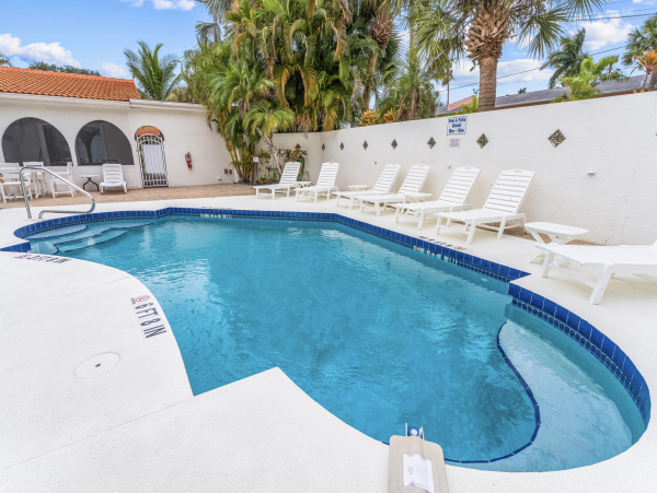 2 Bedroom Siesta Key Casita Stunning NEW ARRIVAL Walk to Village