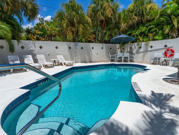 Siesta Key Vacation Condo One Bedroom Walk to Beach