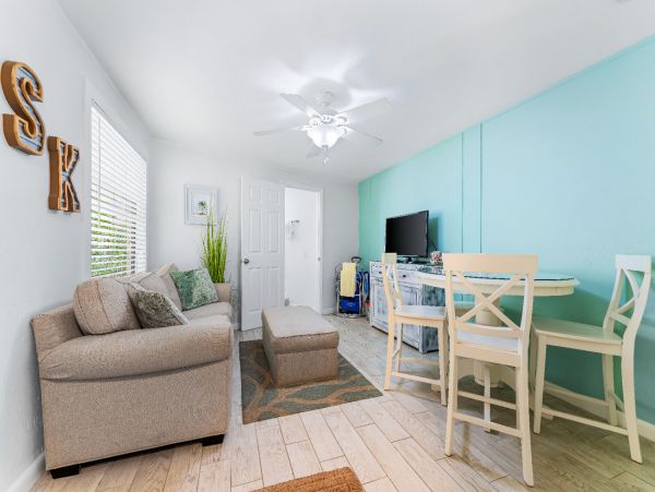 Siesta Key Vacation Condo One Bedroom Walk to Beach