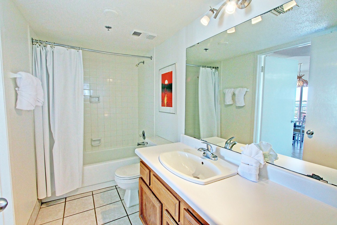 Okaloosa Island Three Bedroom Vacation Condo With Gulf VIews