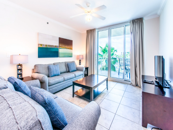 Two Bedroom Condo, short walk to the beach
