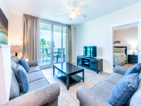 Two Bedroom Condo, short walk to the beach