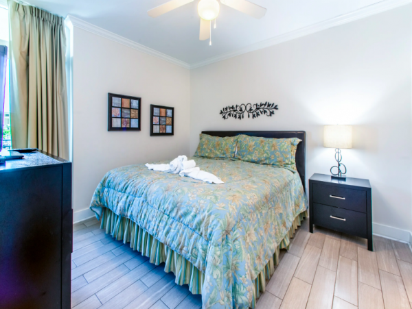 Two Bedroom Condo, short walk to the beach