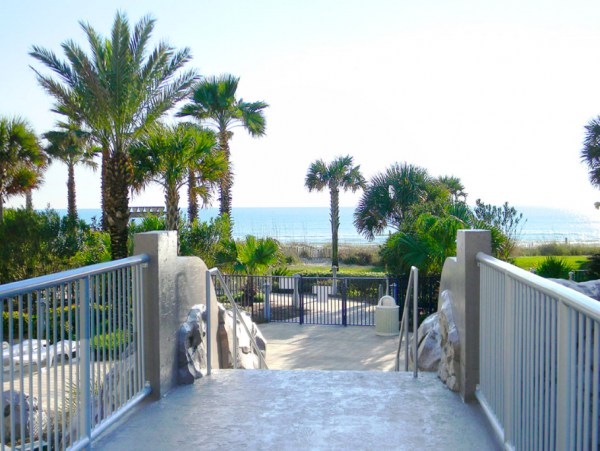 Two Bedroom Condo, short walk to the beach
