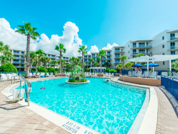 Two Bedroom Condo, short walk to the beach