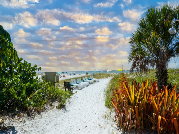 Siesta Key Vacation Rental Approx 50 Steps to Pool & Beach