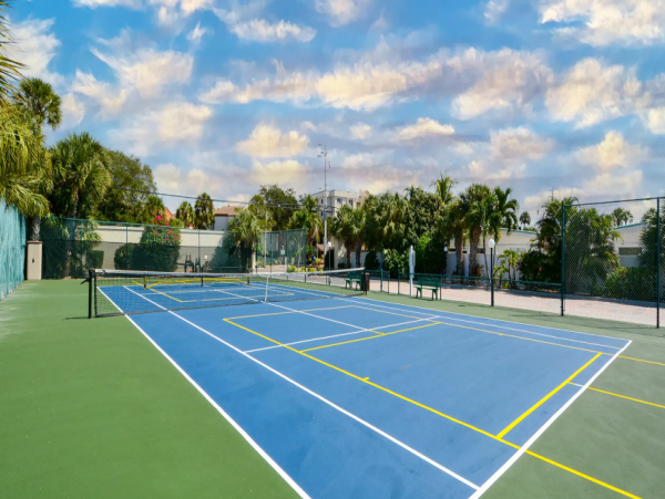Siesta Key Vacation Rental Approx 50 Steps to Pool & Beach