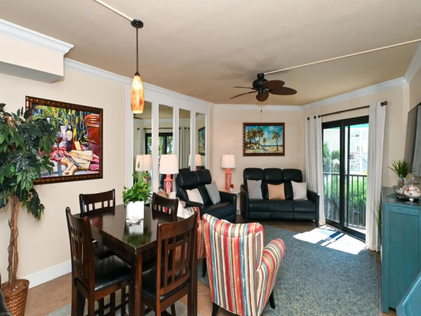 Siesta Key Vacation Rental Approx 50 Steps to Pool & Beach