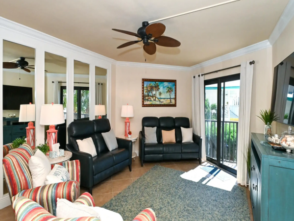 Siesta Key Vacation Rental Approx 50 Steps to Pool & Beach
