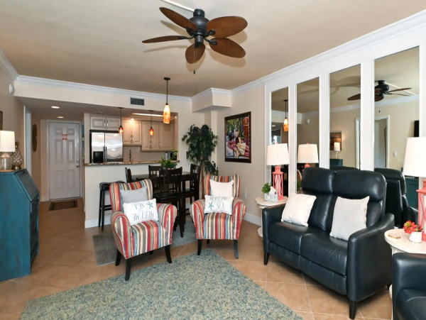 Siesta Key Vacation Rental Approx 50 Steps to Pool & Beach