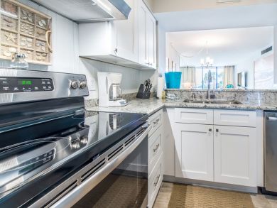 Panama City Beach 2 Bedroom Condo Rental On Beach Sleeps 6