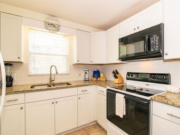 Holmes Beach 2 Bedroom Vacation Rental Condo